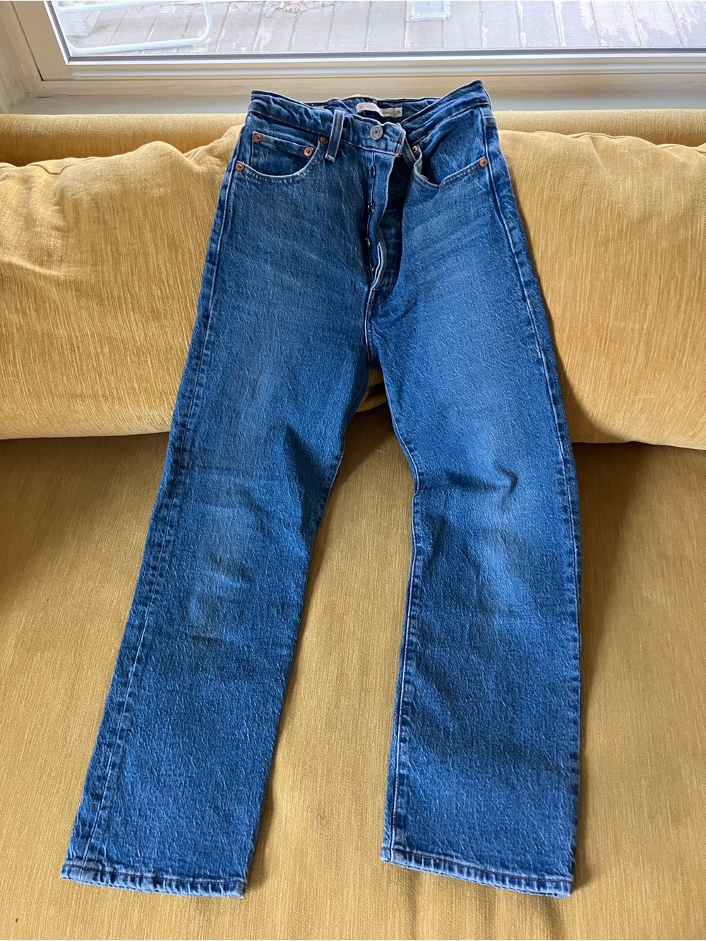 Levi's High-Rise Straight Leg Jeans - Mid Blue